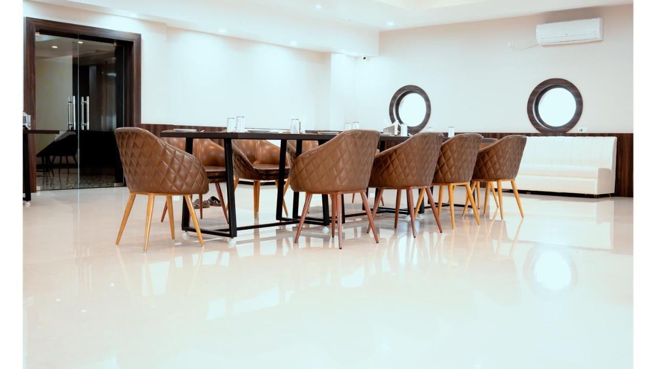 Hotel Dc Star Тарапит Екстериор снимка