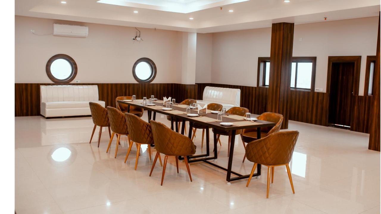 Hotel Dc Star Тарапит Екстериор снимка