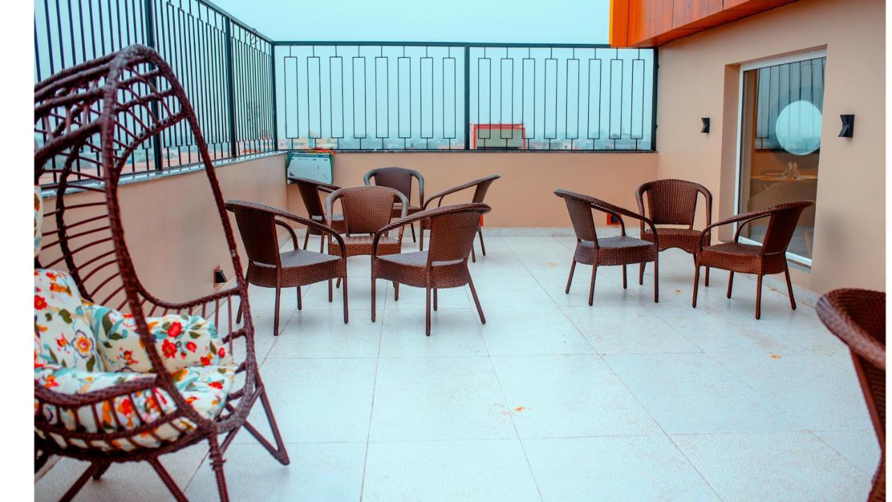Hotel Dc Star Тарапит Екстериор снимка